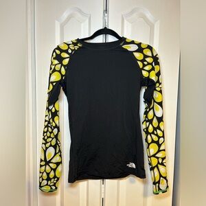 The North Face - Black & Yellow Fitted Long Sleeve Floral Pullover Stretchy Top